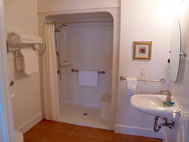 Seaward Inn | Sunrise Shore Cottages | Bathroom